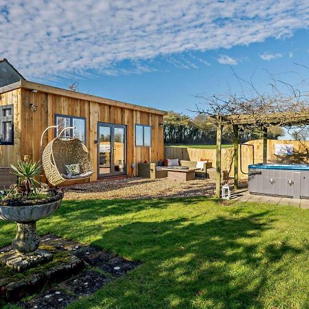 Log Cabin Near Bath チッペナム エクステリア 写真
