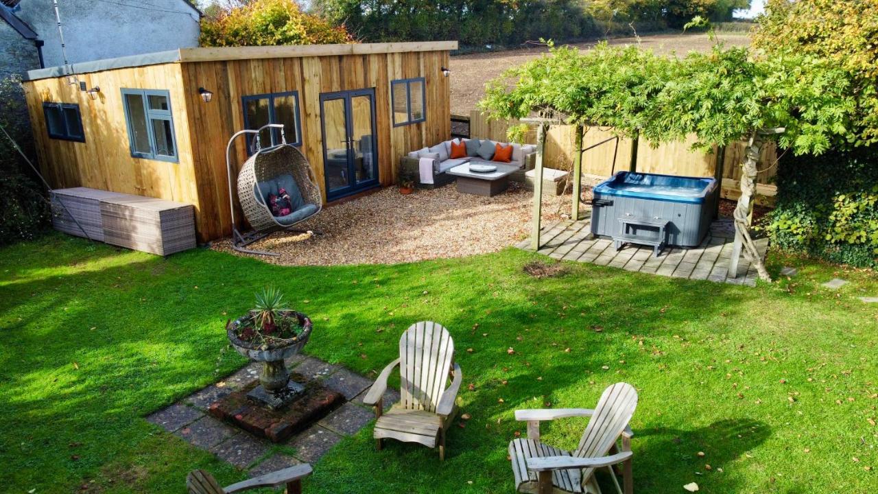 Log Cabin Near Bath チッペナム エクステリア 写真