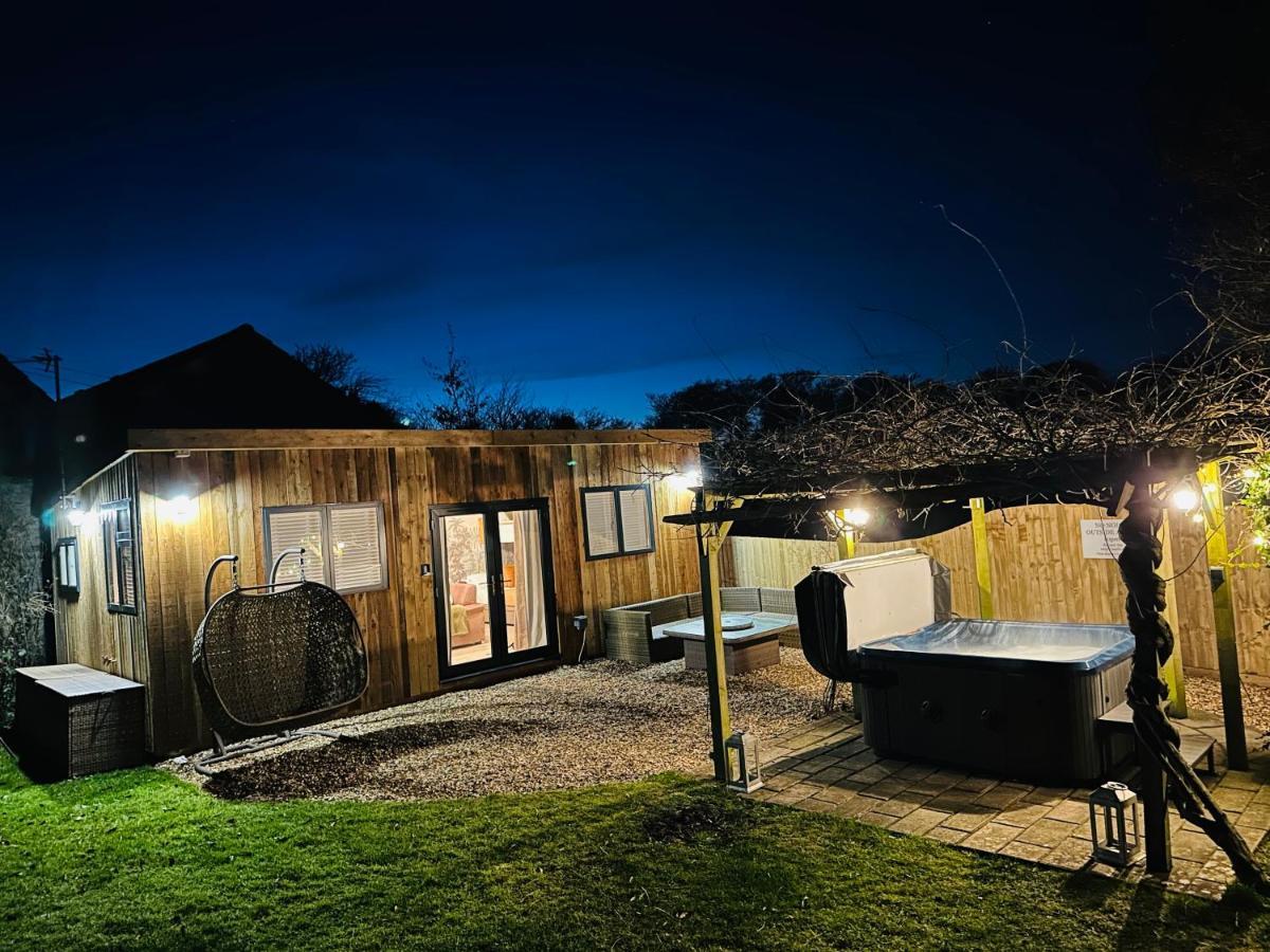 Log Cabin Near Bath チッペナム エクステリア 写真